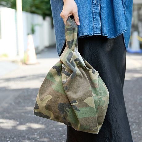 [^ԁF04510161022]gɕ֗ȃTCỸVvȃg[gobOB{́uMASTER&CO }X^[AhR[vAR[f̃ANZgɂȂ郌Ip[hƖʕ̃g[gobOoBnɂ̓nRV̂鍂x̃`mNXgpBɂ̓oCIEHbVHŎRސFAȂꊴ̂镗ɁBgނƂɕĂ܂BA4TCYsb^邿傤ǂ傫ɁAvȃ`mfނ̕\nƂƂnĂ苭x̂ŐȂǏd̂וɂS̎gSnłBVvȂȂ̂ł邭܂肽Ŏ^тɂVvȃR[f̓ɎŁAObƂꂽ͋CɂĂg[gobOłB{̍ƁAɂ͂ȂfUCMASTER & CO(}X^[AhR[)Ȃł͂łByMASTER & CO / }X^[AhR[z{́uMASTER&CO }X^[AhR[v́ACO̎sfނƓ{Zp̃hbLOAElɂWpChЉuhłBusɗꂸAꂼ̐lɂƂėB̂̂ɂȂ鐻i鎖vMOƂāAIA̍񂾑fނƓ{̐ElɂZp̗ZɂAɃnCNIeB[Ax[VbNȃACeĂĂ܂BI[ZeBbNŃX^_[hȃACéAgޒɓ݁A̐ľo܂Bs[^[AɃt@𖣗Ă܂BWF_[t[mGCWBAll made in Japan.