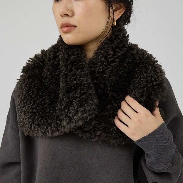 HELEN MOORE/ヘレンムーア】アシンメトリーフェイクファースカーフ