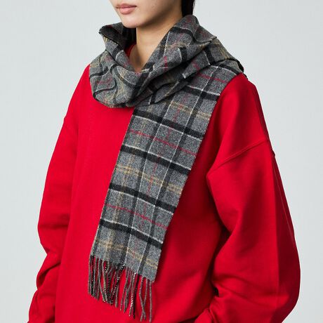 [^ԁF04510167001]p㗬K̃AEghAECtX^ČBarbour(ouA[)Ap炵ӂ^[^`FbÑ}t[oIfUCp̓`Iȃ^[^`FbN`[tɂAjZbNXŎgx[VbNŃI[ZeBbNȃ}t[B▭ȐFőlۂAg₷΂łBNVbNȃ^bZŎdグĂ܂Bfޗr100ŔG̗ǂfނgpĂ܂B~̃R[f̃ANZgɂȂ}t[͑蕨ƂĂ߂łIyӎzi摜́A̓p\RȂǂ̉{ɂAۂ̐FƈقȂČꍇ܂B炩߂B摜̏i̓TvłBۂ̏iƎdlAH኱قȂꍇ܂ByBarbour/ouA[z1894NnƂ̉p㗬K̃AEghAECtX^ČuhBkC̕sȓV̌œv⋙tA`pJ҂̂߂ɁAhAϋv̍IChNXWPbg񋟂̂n܂B^Ȃ̂ÂƂ̕íACMXpBiCEgjƂĔF߂ĂB݂ł̓AEghA[XłȂAt@bVƂĎ̃X^Cɂ̂lXɐȐlCւB