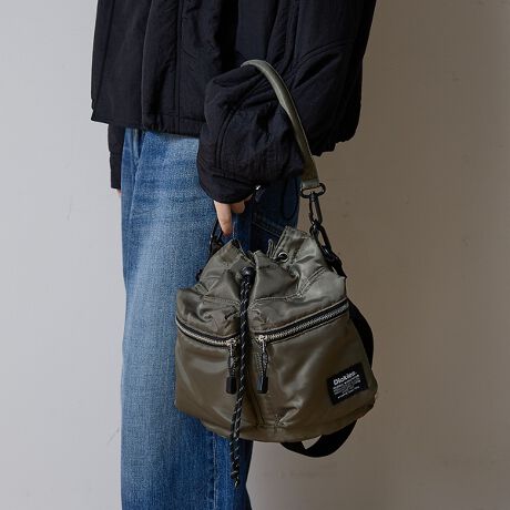 [^ԁF04519861024]悭VCj[ȑfނɒȂꂽŷ_炩VGbgIBڈȏ̑eʁBjZbNXŎgpłTCY݌vłBg̗ǂƖO̗ȂVvfUCBig}U[YobOƂĂ劈Byiڍׁztgt@Xi[t|Pbg~1I[v|Pbg~1t@Xi[t|Pbg~1JВV_[\}`yӎzi摜́A̓p\RȂǂ̉{ɂAۂ̐FƈقȂČꍇ܂B炩߂B摜̏i̓TvłBۂ̏iƎdlAH኱قȂꍇ܂ByDICKIES/fBbL[Yz1918NC.N.WilliamsonE.E.DickieA݂Williamson-Dickie Manufacturing company̑OgƂȂЂݗB4N1922NɌ݂̎ЖɉgBOIɘJ҂̃j[Yɉ邽߂̐s͂fꂽi̓AJSyɍLZĂBI[ZeBbNȃX^CƗDꂽ@\̗B[NEGA[ւ̃j[Y𐻕iɓew͂́A݂ɂ󂯌pĂ܂B݂ɂẮA[N}[Pbĝ݂Ȃ炸JWA}[PbgłEIɂ݂̑mĂĂ܂B