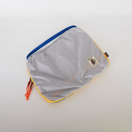 [^ԁF04519861034]sɂƕ֗Ȏd|[`ߗނ⏬JeS[ƂɐłAobOL[P[X̒聝TVcAjeBȂǂ̏̂ɂ傤ǂ悢TCYłBɒ݂艺łfUCŁÃN[[bgtbNɂ̂܂܊|Ďg܂B؍ݒוU炩炸AoX[YŉKɉ߂܂ByʂŏvȃbvXgbvngpASĎg^t܂Byӎzi摜́A̓p\RȂǂ̉{ɂAۂ̐FƈقȂČꍇ܂B炩߂B摜̏i̓TvłBۂ̏iƎdlAH኱قȂꍇ܂ByCOBMASTER/Ru}X^[zRu}X^[1970NɃCMXŒa܂BCMX̊THE COBLES COMPANY LIMITEDobNwCob BearuhC[WɁAeg͂ obNXqȂ OVтAzACe𑽂WJ܂BaICob Bear܂Vȗ͂߂܂B