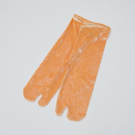 [^ԁF04519865004]ōグxA\bNXB悪܂ɂȂĂ̂͂łB̃R[fɍ킹邾ŏioACełByӎzi摜́A̓p\RȂǂ̉{ɂAۂ̐FƈقȂČꍇ܂B炩߂B摜̏i̓TvłBۂ̏iƎdlAH኱قȂꍇ܂ByKeena/L[izxAfނɃfC[ƃOWA[̗VELVETɓuhB̉ŕω\ʂ̓̔LLĂƂƂGA䂩IȌVELVETB؂̖ʂƂȂAĝɓރVGbgǋBׂẴACéAЂ̈эHɂďn̐ElЂƂJɖDĂ܂Bufނ̗͂őɈovƂNŵƁARtH[gŏ㎿Ȉꒅ͂܂B