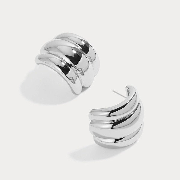 [}C]yLILI CLASPE/NXvzELSA SHIELD EARRINGS/[WEBt NiRouge vif la clej Vo[