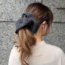 【heyep／ヘイップ】ニットロゴシュシュ KNIT LOGO SCRUNCHI