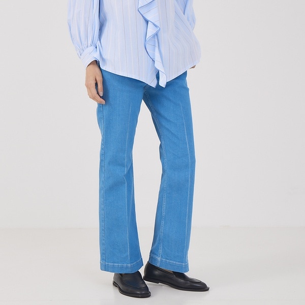 【e×qualite】 センタープレスフレアーデニム