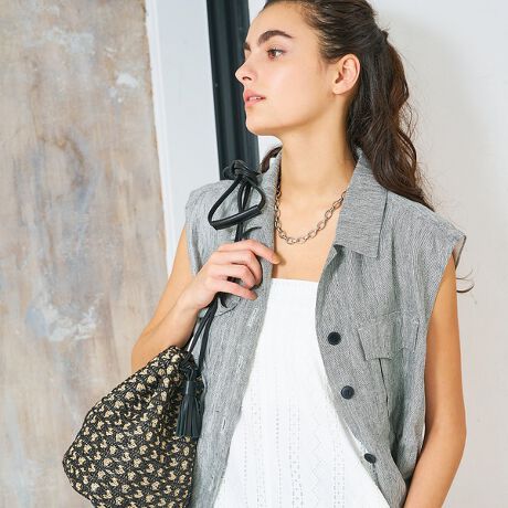 [^ԁF32500080003]*Detail*lfނgpAl̂ȂꊴYTt@WBƐRpNgɒA悭ƂgŃEGXgiăVGbgy߂fUCɎdグ܂Bi`ȕɃ̋PAiȃJWAX^C܂B*Coordinate*fj⃏Chpcƍ킹ăJWAɁAs[X̏ォDăX^CbVȃC[hX^CEGXgLbƍi邱ƂŁAn̂VGbgAȂꂽl̒Ȃo܂B