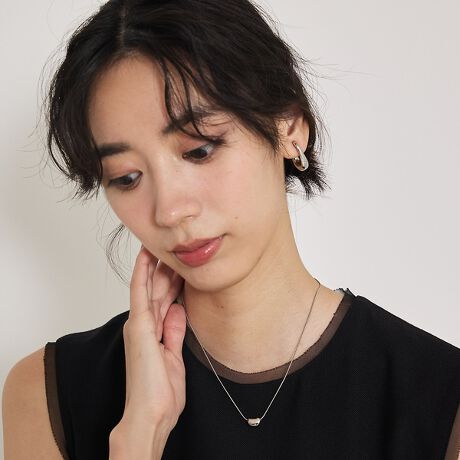 [^ԁF32510063000]*Detail*ȃr[`[t炵AVvŐꂽlbNXBɂ₳XeXfނŁA⊾ɂfC[Ɏg₷{łBT߂Ȃ悢݊A񌳂ɂ肰ȂvX܂B*Coordinate*TVcm[X[uȂǁAVvȃgbvXɉf~j}ȃfUCB1{ł\ɉf܂AؚȃlbNXƂ̏d˕t߁BJ[̓Vo[őu₩ɁAS[hŒ悭؂₩Ɏdオ܂B؍