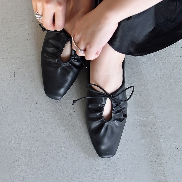 LAROUTE】レースアップパンプス | オゥ バニスター(Au BANNISTER