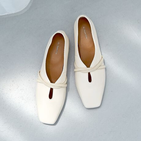 [^ԁF54505021041]\tgȑŃXgXt[Ȗ3cmq[̃pvXBܐƂƂ̐cȂ₷ӏ_炩̂ŁACƌC̊Ԃ̂悤ȊoŒp܂B܂A[߂̗Ƒނ悤ɍbfXgbvAs̑̕yɃtBbg߂܂Bb̃Xgbv͐Lk̂S̗pĂ̂ŊyɒEł̂ꂵ|CgBIVŗ₷DGȃfUCɂȂĂ̂ŁAxłȂʋ΂ItBXJWAɂ߂łBꕔBe摜́A̓ŐFČꍇ܂Bi̐F͔wĩX^WIBe摜QƉB摜̏i̓TvłBۂ̏iƎdlAH኱قȂꍇ܂BAɏtƂ\hׂɃ\[ɕیV[gĂ鏤i܂BیV[gꂽ܂܂gpɂȂƊ₷댯ł܂̂ŕKĂ炲gpB܂ASĂ̏iɕیV[gĂł͂܂̂łBzCg fFH156 B75 W59 H85 pTCYF37