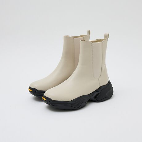 [^ԁF54515027056]ԉ{[\[ƁAx[VbNȃTChSAgݍ킹㎿1āByʂȃBu\[ƝU[gpA@\̍u[cɎdオĂ܂B~e[vdlŊO琅ɂȂAɖhV[gĂ̂ŋ}ȉJɂSłBCgx[WłA\[̓ubNɂĂ̂ŉJ̓ɉɂ̂|CgByVibram/Buz1935NoRƂłn҃B^[Eu}[jiVITALE BRAMANIj߂ēoRCp̃\[𔭖A2N1937NɒaC^A̐EL̃\[[J[hVibram (Bu)hB݂ł͗DꂽϋvƃObv͂ɂM̍\AEg\[ƂāAoRpłȂt@bVu[cXj[J[ȂǗlXȌCɗpĂ܂BꕔBe摜́A̓ŐFČꍇ܂Bi̐F͔wĩX^WIBe摜QƉB摜̏i̓TvłBۂ̏iƎdlAH኱قȂꍇ܂BAɏtƂ\hׂɃ\[ɕیV[gĂ鏤i܂BیV[gꂽ܂܂gpɂȂƊ₷댯ł܂̂ŕKĂ炲gpB܂ASĂ̏iɕیV[gĂł͂܂̂łB