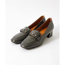 ローファーパンプス