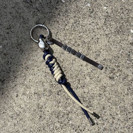 [^ԁF51515074021]yDesignzuMEEERECEIvS^ANZgɂȂ{[~[ȃ`[BnhCĥ҂ݍ݃fUCƃ^bNp[c̑gݍ킹AVvȃobOɃghvX܂B̂J[OŁAjZbNXɎg閜\ACeBobO`[ƂĂ͂AMtgɂ߂łBJO̓a3cm܂̂ŁAobÕnhɑ₷łB