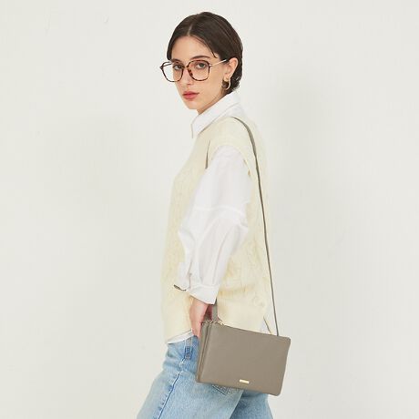 [^ԁF51512012704]yDesignziȃU[̎͂̃~jV_[obOB̂V{U[ƃS[hAVvȂꂽۂvX܂BRpNgȂAd؂ꂽ_ut@Xi[dlŎ[́BX}zzAbvȂǂ̏܂܂BXgbv͒\ŁA|΂߂R݁BfC[g͂As₨oɂ􂷂閜\ACełBypocketzO:I[v|Pbg~1w:Wbv|Pbg~1