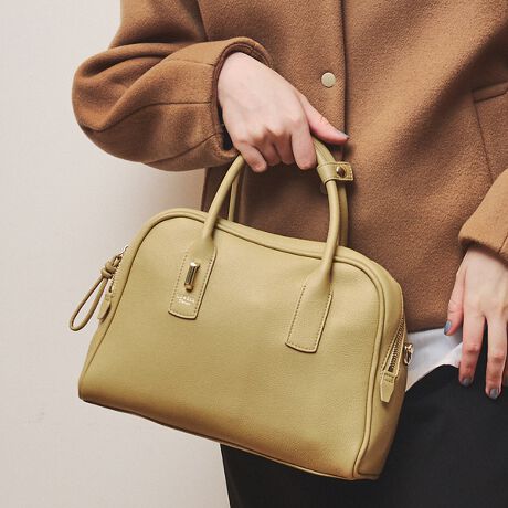 [^ԁF51515011010]ĂuEēׁIIyDesignzyJaunt/WgzRpNgɌĂՂA2WAYU[{XgobOB߂̃V_[xg͌ւ̕SyAוɂKBV[ɍ킹ĎO\B500mlybg{g܂ݎPAڈȏ̎[͂ɉAJ₷Jŉו̏oX[YɁIɂItɂtBbgiȃfUCŁÃR[fBl[gɎRƓ݂܂Bꂢ߂ɂJWAɂ킹₷\obÓAɂCɓ̃`[tăAWy߂܂B߂̃`[EMERCI`[(51515074021)E[v`[(51515074020)ypocketzO:I[v|Pbg~2w:Wbv|Pbg~1w:I[v|Pbg~1ytizO\AWX^[te[vV_[~1