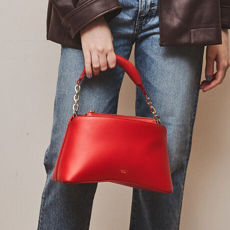 [^ԁF51515022021]yDesignzySque/XNC\z`ƂSñNbVnhNZɂȂA2WAYV_[obOBX}zȂǂo邠|PbgAוVt@Xi[tŋ@\[ڈȏ̎[͂ŁA500ml̃ybg{gⒷz闊TCYBO\ȃV_[XgbvtŁAnhobOEV_[obO2WAYŊy߂܂BfC[R[f̃ANZgƂĂfADGobOłBypocketzO:I[v|Pbg~2w:Wbv|Pbg~1@@FI[v|Pbg~brytizE{̓fރV_[~1{itOj