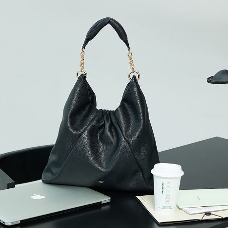 [^ԁF51515021020]yDesignzySque/XNC\z`ƂNbVnhŁAdוɂ₳Ԃ2WAYg[gobOB13C`PCA4ނ]Tœ[͂ɁAO\ȃOV_[tBtg̃MU[vXAʋ΂ɂfC[ɂ􂵂܂BypocketzO:I[v|Pbg~2w:Wbv|Pbg~1O:I[v|Pbg~1ytizE{̓fރV_[~1{itOj