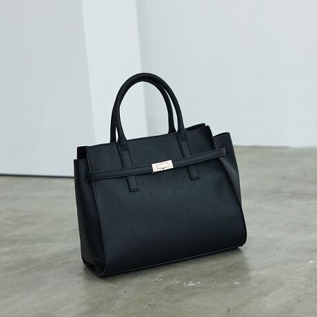 [^ԁF51512011702]yDesignziȎ̃tFCNU[gpxebhg[gobOBtg̋p[cقǂ悢ANZgɂȂAVvȃfUCŃR[fBl[gɎ₷ACełBO\ȃV_[XgbvtŁAV[ɍ킹AW\B500mlybg{g܂ݎP[łApQłB|Pbg~2tŉו̐X}[gɁB|ł莝ły߂2WAYdlŁAʋ΂xX^C܂ŕL􂵂܂BypocketzO:I[v|Pbg~1w:I[v|Pbg~1w:I[v|Pbg~1ytiztOA\V_[~1