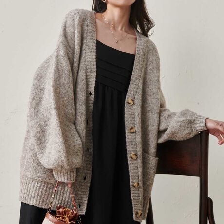 ~bNX̃J[͓IȃI[o[TCYJ[fBKyVFǉzElC̃J[I[o[J[fBKɃAC{[ƃO[VFǉyizERananŒԐlC̃~bNXJ[̃I[o[TCYJ[fKBEqbv܂ŉB~hȂ̂ŁApcɂXJ[gɂ}b`BE~bNX̂炩ȐFƂƂTCYŏ炵UPBEVvǂӂNъIȃjbgBELxȃJ[oG[VFႢłقȂIEƂ̂I[o[TCYVGbgŃJWAɂ񂵂₷PBEɂ_炩ȃVGbgbNXoBEVcATVcAs[XȂǁAlXȃACeƃC[hy߂ACeByfށzE肵G聕ǂے̎gpĂ܂ByLxȃTCYWJzMELELLOK