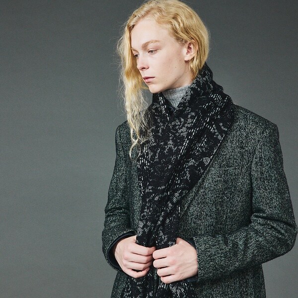 5351POUR LES HOMMES ファー ロングマフラー ブラック 5351POUR LES HOMMES 悲しく ファー ロングマフラー ブラック