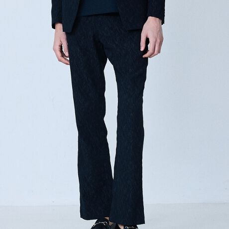 [^ԁF02520052070]Stretch Code Jacquard Flare Pantsyfށzuh炵􉽊wV[vɃWK[hŕ\fނgpBXgb`̌̓IȃElIBꖇłȂƁA|E^gpnǂނƂŐ܂ꂽKxȃnVGbgo܂B  yfUCzXbLƂtAVGbgBEGXg̓C[W[dlȂ̂ŁAX^COɉʒu𒲐o܂BRVfނȂ̂ŁAVGbguh炵̌Ă܂B|CgɃGVJU[gp邱ƂőŜ̈ۂ܂ۂɁByR[fBl[gzfނ̃WPbg(iԁF02520082070)ƍ킹ZbgAbvX^CIXXB