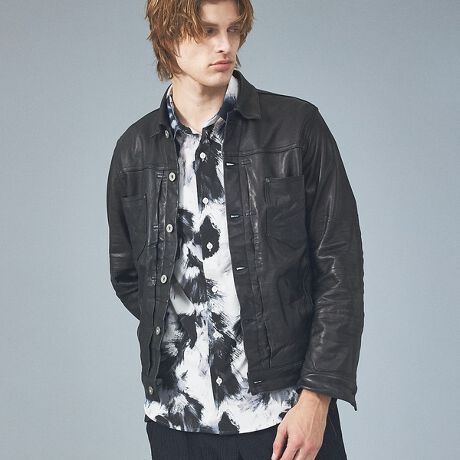 [^ԁF02520093090]Lamb Leather JacketyfށzCgIX̃Xgb`_K[fjƋɔ 0.4mm ̃v{fBOA5351̃IWiU[eLX^CłB  yfUCz[bpBe[W̃fjWPbgx[X5351炵VGbgɃp^[CLO܂Bt炵ꖇdẴJWAfjWPbgłBiHŃBe[WdグĂ܂ByR[fBl[gzCi[ɂTVcVcƂ̃C[hIXXBpc̓fjXLj[Ȃǂ̉X^CAChpcȂǂ̃bNXX^COɂ܂B