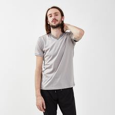 トリアセリバーニット VネックTシャツ