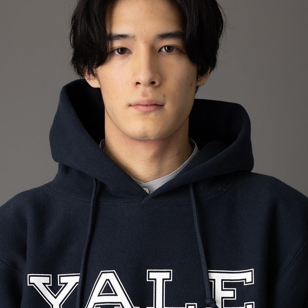 【Champion】YALEロゴリバースウィーブフーデッドスウェットシャツ