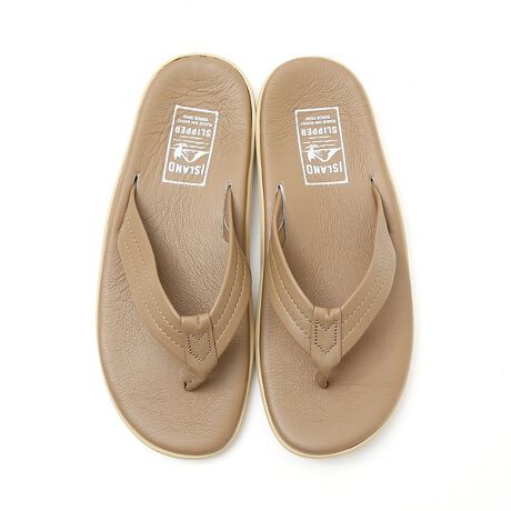 [^ԁF00463062026]uPT\[vgpgOT_BXG[hU[L̃}bgȎƔF̗ǂ͂łBVvȃfUCƖLxȃJ[WJő؂₩ɉoĂԐlCACełB܂ÃNbVtBbgāA_炩ŉKȗSnłBTCYɂăAEg\[̃J[قȂ܂Bsize 8 \[size 9 V\[size 10 V\[yISLAND SLIPPERiAChXbpjz1946N̑nƈȗAfUC琻܂łׂ̂ĂnCōsĂ܂BChECEnC̃][gT_[J[ƂāAɂ킽萢Eeōx󂯂ĂuhłBuhiԁFPB202APT202