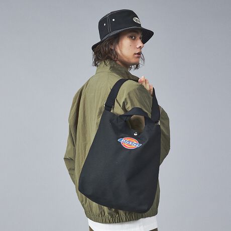 [^ԁF04489854300]Dickies̑㖼ł郏[Npcy874źy874zŎgpĂ鐶n͑ϋv܂ׁA|GXeƖȂaɂgpł悤ɃIbNXDŎdグLoXngpT/CLoXV[Y̓ołByDickies/fBbL[YzC.N.EBA\E.E.fBbL[BDickies̋nƎ҂łAƂmł2l[NEFA̐YJn̂1920NB_vzvȂǘJ҂̃j[Yɍ킹lXȍHv{ꂽíA܂ԂɃAJSyɐ[ZĂ܂B񎟐E풆͐{̗v󂯂āAS̐𐶎YB90Nɂ́ASĂɃXg[gJ`[̃u[BC݂̃XP[^[vŉi育ȁu874vpƂŁAẽA[eBXgւZBlC͓{␢EeñJ`[V[ւƔщ΂A₪Dickies̓[NEFAƂĂłȂAt@bVuhƂĂ̒nʂm܂B