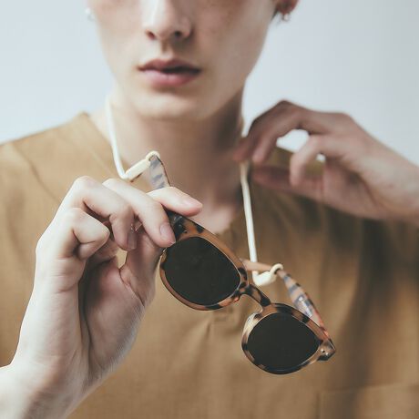 [^ԁF04489878103]THE RETROygz{Xgt[ƃEFgt[̗ǂƂZt[BIZIPIZI#C͏EFg̃t[łBNVbNȃ{XgƊȂ݂̗ǂEFg킳AVNȖ͂܂܂BrIǂȊ^ł₷`Ȃ̂ŁAt[IтɔY܂Ăɂ߂łB܂AIZIPIZI#C̓t[̂̂ŁA}bgt[̗̎ǂAFƕ\̂łBi摜́A̓p\RȂǂ̉{ɂAۂ̐FƈقȂČꍇ܂B\߂Bi̐F̖ڈ́AiP̂̉摜QƂB߂̊^ۊAlpAtOpAʒߗ:14Oߗ:0.10made in Chinay  SUNV[Y zLUNETTES DE SOLEILTOXFROM SUN TO FUN fUC̍Jtȃt[yoPROTECTION 99.9UVJbg̃JeS[3̃Y̗p yIZIPIZIzIZIPIZI (CWsW) ́AtXEog 3 l̎҂ɂA2010 NɃpŒaACEFAuhłB̎n܂́Aނ̗ê߂ɁuŁA@\IŁAă[Yiuȃ[fBOOX (Vዾ) 肽vƎvƂłB݂̓TOXu[CgJbgOXALbYȂǂ̃oG[VgB}nA{E}VFȂǃps⃍hAubZɂcXAZNgVbv͂ߐE 83 Ŏ舵Ă܂BBRAND VALUE: HAPPY (|WeBuȐE) EASY (Vv) OPEN (ׂĂ̐l/łǂł) and WOOW (ɋ!) 