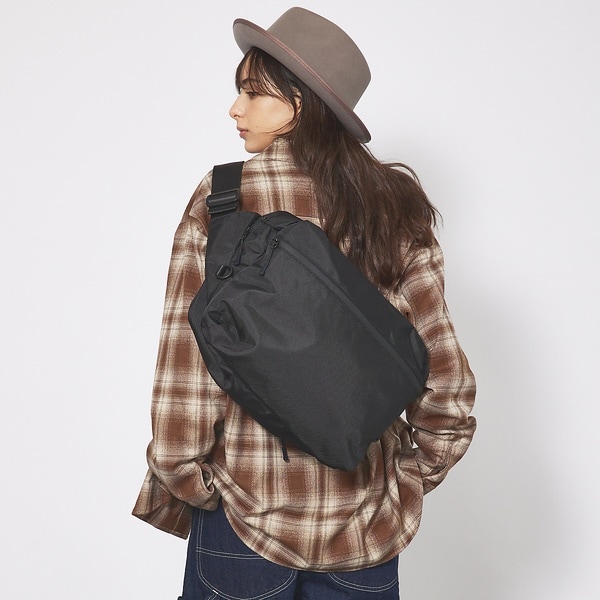 NoiR / ノアール】レインカバー付き PC対応 撥水 メッセンジャーバッグ