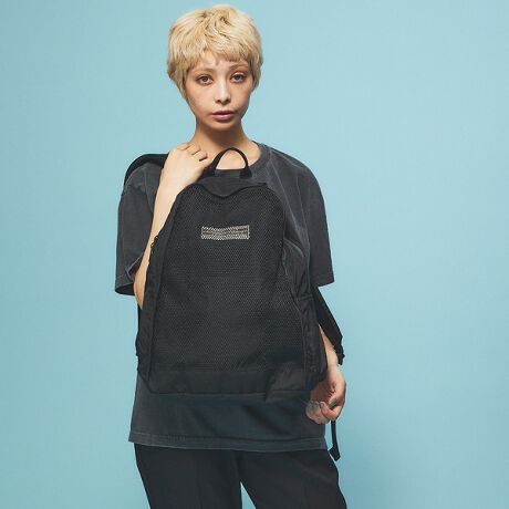 [^ԁF04509854312]yizOʂɑ傫bV|Pbg|Cg̗œ̂obNpbNBČyʁAđϋvEՐɂDꂽt@Co[bviCgp邱Ƃœg͂񃉃CutFXAAEghAV[ɂœKłBtDOɂ͌Ȃǂ̏tĕ֗łByTCYzF41cm@34.5cm@}`F17cm@eʁF20Lydʁz290gy@\z^bV|PbgTCh|Pbgyfށz\nFt@Co[bviCy|Pbgz~1@O~3WILDERNESS EXPERIENCEiEB_lXGNXyGXj1973NɃAJEJtHjABɂđnƂAEghAMA[J[uWILDERNESS EXPERIENCEiEB_lXGNXyGXjvBhȓ̌hӖuhɂӂ킵v_NgQ͌5050NォAEghApi|{̘V܃[J[ɂĐĂAx̍^tȃACeւƏ؂Ă܂BȃEB_lX獡̓^E[XŎg₷V_[obOЉB