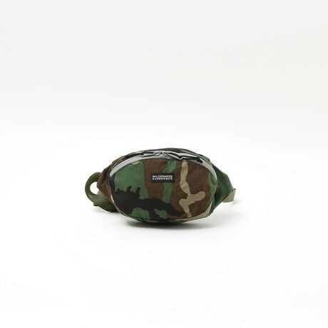 [^ԁF04509854315]yizϋvɗDꂽR[fnōۂtHIȃ|[`BǂȂɂ₷J[WJŁAς΃~jV_[ƂĂg܂BC|Pbgɏp̃|Pbg3zAwʂɃNbVpbh邱ƂŒԎgĂɂ܂ByTCYzF14cm@F27cm@}`F5cm@eʁF2Lydʁz120gyXybNzFt@Xi[y|Pbgz~3@O~0WILDERNESS EXPERIENCEiEB_lXGNXyGXj1973NɃAJEJtHjABɂđnƂAEghAMA[J[uWILDERNESS EXPERIENCEiEB_lXGNXyGXjvBgȓ̌hӖuhɂӂ킵v_NgQ͌50NォAEghApi|{̘V܃[J[ɂĐĂAx̍^tȃACeւƏ؂Ă܂BȃEB_lX獡̓^E[XŎg₷V_[obOЉB