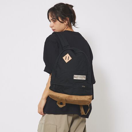 [^ԁF04509854301]yizEB_lXGNXyGX̃eBAhbv^̃obNpbNB߂ɃfUCAłȂobNpbNS҂ɂ߂̃fłB\nɋx❛̍500fj[̃R[fgpBʂ͋XG[hgpAɌ̋vgpu^@1ӏځByTCYzF42cm@F31cm@}`F16cm@eʁF22Lydʁz400gy@\zA4TCY[2C\yXybNzFt@Xi[y|Pbgz~0@O~1WILDERNESS EXPERIENCEiEB_lXGNXyGXj1973NɃAJEJtHjABɂđnƂAEghAMA[J[uWILDERNESS EXPERIENCEiEB_lXGNXyGXjvBgȓ̌hӖuhɂӂ킵v_NgQ͌50NォAEghApi|{̘V܃[J[ɂĐĂAx̍^tȃACeւƏ؂Ă܂BȃEB_lX獡̓^E[XŎg₷V_[obOЉB