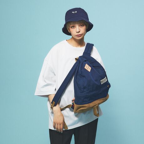 [^ԁF04509854301]yizEB_lXGNXyGX̃eBAhbv^̃obNpbNB߂ɃfUCAłȂobNpbNS҂ɂ߂̃fłB\nɋx❛̍500fj[̃R[fgpBʂ͋XG[hgpAɌ̋vgpu^@1ӏځByTCYzF42cm@F31cm@}`F16cm@eʁF22Lydʁz400gy@\zA4TCY[2C\yXybNzFt@Xi[y|Pbgz~0@O~1WILDERNESS EXPERIENCEiEB_lXGNXyGXj1973NɃAJEJtHjABɂđnƂAEghAMA[J[uWILDERNESS EXPERIENCEiEB_lXGNXyGXjvBgȓ̌hӖuhɂӂ킵v_NgQ͌50NォAEghApi|{̘V܃[J[ɂĐĂAx̍^tȃACeւƏ؂Ă܂BȃEB_lX獡̓^E[XŎg₷V_[obOЉB