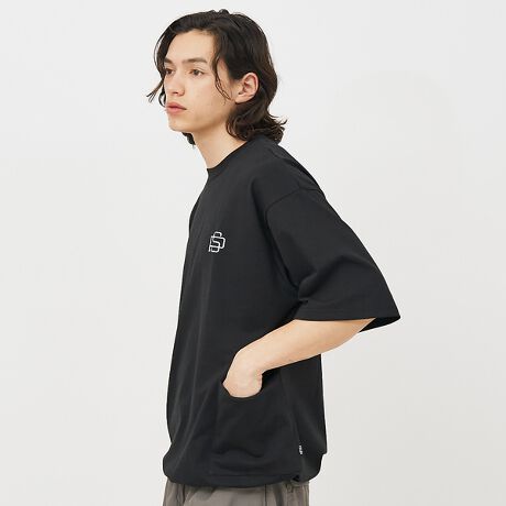 [^ԁF04500020900]POLeR@\fނ̃R[fBl[gʂW|PbgTVcotgɃVvȃShJBTChW|PbgA[͔Q̓h[R[htĂ̂ōiŕ͋Cς܂BJ[WJ킹₷@zCgAx[WAubNyPOLeRƂ́z2011NɃAJ(|[gh/IS)ŃX^[gPoler Camping Stuff(|[[ LsO X^bt)BfBN^[̓tHgOt@[Benji Wanger ƉfNG[^[Khama Vella2lBT[tBXP[gAXm[{[hlX悤ȃCtX^CgbvtB[hobN󂯂ACeWJBނ炪l̂́uߍȊł̃AEghAvł͂ȂAuyLvv̂悤ȃoCuX(͋CAm)Bx[VbNVvłȂVѐŜ(poler)ɒڂW܂Ă܂B