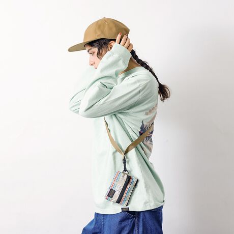 [^ԁF04500054104]ŏ̋MdiSɐgɒ邱Ƃł܂BlbNXgbv͒łAD݂̒ɒ\Byhg̃ACRjbNȃlCeBuAJłBpɂ͂A؂ȕւ̑蕨ƂĂ߂łB|\ȒɂȂ܂̂ŁA莝łV_[łBig͂AAXW[AsA][gȂǕLg܂BjZbNXȂ̂Œjɂg܂ByPENDLETON / yhgz1909NISByhg̒ɎЖaэHnƂAlCeBuAJ̃g[fBOuPbg̐YJn܂BE[uPbgVcɑ\PENDLETONiyhgjuh̓AJ̗ǐSƌĂ΂Ă܂BPENDLETONiyhgj̑SĂ̏iɖDtꂽDl[ɂ́AuWARRANTED TO BE A PENDLETON(yhgił邱Ƃۏ؂)vƏĂ܂Bꂱ̂ςȂyhǧւȂ̂łB