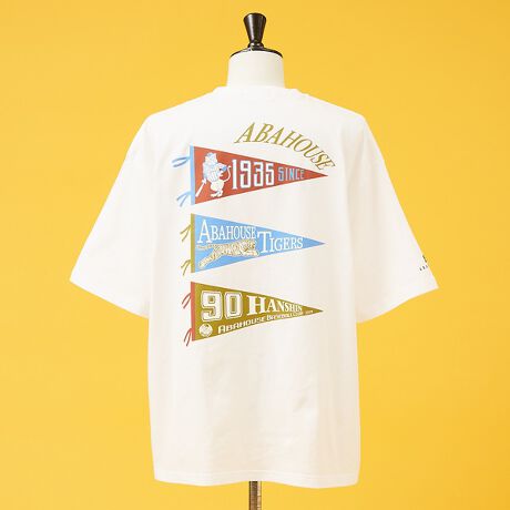 [^ԁF00020021101]uAonEXx[X{[Nuv͉ˋ̖싅`[B ^CK[XƂ̃R{ʂāAE𐷂グ܂B  AonEX炵IȃJWAƃ|bvȐFłB  ytgz uAonEXx[X{[NuṽC[WOtBbN  yEz AonEX́uAvƍ^CK[X́uHv킹XyVȋc}[N  ywʁz 1930NɎgpĂ^b`̃CXgx[X3̃yigIWiŏ낵܂B  1935c㋅cn݂̋LON 1978cAonEXnƂ̋LON  re[WCNȃOtBbNƃLb`[ȔzFAg_ȃACełB  yfށz5.6oz̃wr[EFCgVgpBϐɂDĂAfC[ɒpłfނłB