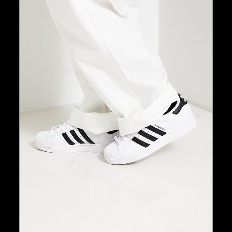 [^ԁF04500055600]ADIDAS@SUPERSTAR II𒴂ĐlCۂ70N80ÑfUCɃX|[c̃X^CZRNVyfUCzEoXPbgR[gXg[gő݊ؖĂadidas Originals̒ԃXj[J[Eꕔ͏_炩AǂȃX^Cɂł}b`EȂ߂炩ȃU[Abp[ɃRgXǧ3XgCvEI[ZeBbNȎdオyfށzEAbp[ɂ͏㎿ȃU[̗pyVGbgETCYzE͂⋷߂̂ԃXj[J[uSS(X[p[X^[)2v́AȂ߂炩ȃU[Abp[ɃRgXǧ3XgCvBoXPbg{[V[YƂĒaAXP[g{[fBOƃqbvzbvV[ŐlCW߂ANVbNXj[J[AX[p[X^[́AR[gяo₢ȂAQ[`FW[ƂȂBMUMŨX[XgCvXAACRjbNȃVFgDA{bNXŚAAfB_X IWiẌꑫByadidas originals / AfB_X IWiXzXg[gX|[cEGAuhƂ2001NɓoꂵuAfB_X IWiXvB1972N1995N܂ŁuadidasЁṽJpj[SgtHCSiOt̃SjɂAAX[ĝ߂ɊJꂽv_Ng̕iÃ݂gh𔽉fV샂fR{[Vɂv_Ng܂ŁALiWJ́B