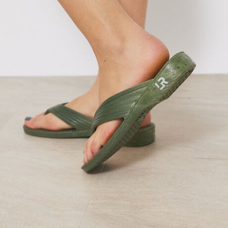 [^ԁF04509055000]LAROUTE珉ƂȂ邬傳񂪓ovŊȂAM̓{Pearl^p[uMTvB}{ɕԊ҂ꂽ1968N狙t̊Ԃŕyn߂Ƃ{̃T_LAROUTẼtB^[ʂfUCBObv͂Av˔ACeBLAROUTE炵J[WJɂڂłBvŊȂAM̓{Pearl^p[uMTvBVvñA[oX^CO܂ŁAȃ|CgƂĂ߂łBD␅Ŏ؍ς݂̃Obv́AǂtBbg̓p[Ȃł́ByLAROUTE/[gz2023NH~ɃuhA{̃V[YuhBtFCNU[gpghV[Y𒆐SɁA݂ł̓t@bVObYSʂWJBquhRZvgrwWISH LISTxVȐFECɂȂ闬sAȂ̗sbNAbvBBASIC/COLOR/DESIGN/MATERIAL ܂܂ȃV[YňۓIȑĂ܂B