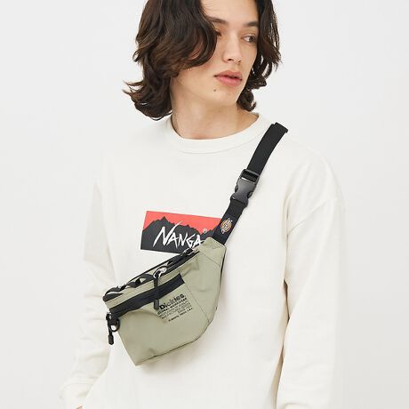 [^ԁF04509854006]x̃|GXegpiȎƁA@\IŎg̗ǂ@\˔{fBobOB̃JWAX^Cɂ҂̃[NȃfUCBtgAobNꂼɃt@Xi[|PbgĂ̂ŁA܂܂͕̂Ď[\łBg΂킩A@\ɂiɎdオĂ܂BtgɂDickies̃IWiSzuBX|[eBŏiȃSڂ䂫AXg[gĂ܂Bėp̍EFXgobO͂ǂȏʂɂd󂷂郏[h[u̕K{ACëłBMtgƂĂ΂邱ƊԈႢȂ̈iBVɂȂɂAvȐngpBɔGĂ₷̂ŁAAEghAX^Cɂ҂łBWF_[Xłg܂B肪󂭂̂ŃAEghAV[Ŋ􂷂邱Ƃ͂A]Ԃ⃍[hoCNgV[ł􂵂܂BԂ̃JWAX^C͂As̃AXW[X^Cɂsb^BEFXgʒu͂񌨂̎΂ߊ|łȂꊴUPBXj[J[X|[cT_Ƀ\bNXC[hāAƂƂANeBuɁByDICKIES/fBbL[Yz1922NAeLTXBtH[g[XC.N.EBA\E.E.fBbL[ݗ[NuhufBbL[YvBOg̖XqЂJҌEFAJnA1923NKHAKI[Npč^܂B񎟑풆ɂ͕ėR̐Ai]܂BAƒvAeLTX̐ΖJ҂̊ԂŐlCgBނ炪ŒpƂŁAfBbL[Y͐EIȃuhւƐ܂B1967Nɂ́A݂Ԃ́u874vaB1980Nȍ~At@bVƂĂڂA90ÑXg[gu[ŃXP[^[A[eBXgɎx܂Bł͍ƒłȂAEňuhƂȂĂ܂B