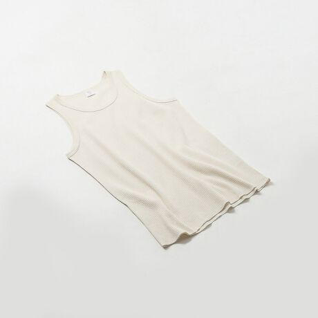 [^ԁF04509820007]uhےT[}̃pbN^NgbvłBC|[giƂčL̔Ă̑fނƃpbP[W𒉎ɍČĂ܂BẴAE^[ƂĂCi[ƂĂg₷悤ɃTCYĂ̂ŁAՂȂĂ܂BG̗ǂbtfނ̃^NgbvŁAJEMORGAN\鏤iłBJ[̓zCgijEi`ijEubNijE ۃO[EJ[LElCr[ijłBYAfB[XɃI[V[YŊ􂷂郆jZbNXACełByJEMORGAN LONG JOHNS/WF[C[[KOW[Yz1945NɃyVojABŏȒ̖DHƂĐݗBX^[g̓AEghAp̃Ci[ƂĒpAۓIȃX|[c`[ČR̃Ci[ƂĂ̗p܂B90Nɓƃt@bVACeƂĈʓIɒpAuT[}ƌJEMORGANvƌقǐEIɂ̃uh͐ZĂ܂BۉE LkE G̗ǂȂǍōĩT[}EFAƂčLmA݃pbNTłȂAJJWAx[XƂACe𕝍LWJĂ܂B