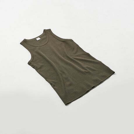 [^ԁF04509820007]uhےT[}̃pbN^NgbvłBC|[giƂčL̔Ă̑fނƃpbP[W𒉎ɍČĂ܂BẴAE^[ƂĂCi[ƂĂg₷悤ɃTCYĂ̂ŁAՂȂĂ܂BG̗ǂbtfނ̃^NgbvŁAJEMORGAN\鏤iłBJ[̓zCgijEi`ijEubNijE ۃO[EJ[LElCr[ijłBYAfB[XɃI[V[YŊ􂷂郆jZbNXACełByJEMORGAN LONG JOHNS/WF[C[[KOW[Yz1945NɃyVojABŏȒ̖DHƂĐݗBX^[g̓AEghAp̃Ci[ƂĒpAۓIȃX|[c`[ČR̃Ci[ƂĂ̗p܂B90Nɓƃt@bVACeƂĈʓIɒpAuT[}ƌJEMORGANvƌقǐEIɂ̃uh͐ZĂ܂BۉE LkE G̗ǂȂǍōĩT[}EFAƂčLmA݃pbNTłȂAJJWAx[XƂACe𕝍LWJĂ܂B