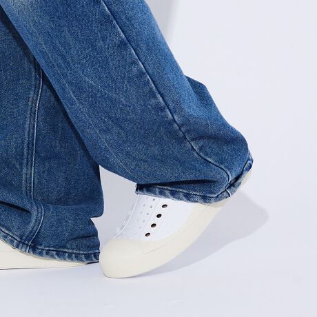 [^ԁF04509855002]yNative Shoes/lCeBuV[Yz2009NJi_EoN[o[̃tbgEFAuhNative ShoesilCeBuV[YjLxȃJ[oG[VƎaVȃtHŁAJ̓̓gSV^tbgEFÃ[fBOuhBnativéASnǂtBbeBOŁAyʁBāAیƃCtX^C̗ZڎwĂ܂B̂߁Afނ͊ɔzAEVAfނgpAQōRېɗDĂ܂BɃTgELrR̎uhƎfށuVK[Cg?ERNVv͎sōłȂCO2roʂ̃V[YłAʃKXroʂ̑啝ȍ팸Ă܂ByTCYɂāzEVAfނ̓ƂāA^iKł̎kő95105e͈͂ƂĂĂ܂Bef̌`ɂATCYłĂV[Y̌`̈Ⴂőω܂BlCeBuV[ỸTCY\L͑f̎ɋ߂̂Ő݌vĂ܂Bp󋵂⑫`ɂ܂A1cmx̓TCYAbv鎖߂܂Bygp̂Ӂzi͎Sgpt@bVpCƂĊEĂ܂B̏ꏊEŕۊǂꍇ́Ai̎kEό`̌ƂȂ鋰ꂪ܂̂łӂBEꂽɑߐ؂ԓEnʋyяŁAʂAԒړɓꏊEX|bgCgȂǌʁEMʂԂ͒ꏊELɗގꏊ