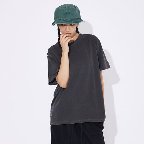 [^ԁF04509820010]sOg߂ɂČÒ̂悤ȃBe[Ŵ镗ɃfUCꂽJ[OȉԂŐFui߁vsĂA__̎dオ肪قȂ芮ɓF̐i͈ꒅƂđ݂ȂIWieBBꖇłEFCg̃Rbg100̃{fB[͒SnǂS܂BapnŃtŃAJWeCXgȈۂɁBM[VGbgƂrbOVGbgAɂ̓uh̃|CgSbyAYTCYł͂܂A̕łȂpĂ郆jZbNXACeByJEMORGAN LONG JOHNS/WF[C[[KOW[Yz1945NɃyVojABŏȒ̖DHƂĐݗBX^[g̓AEghAp̃Ci[ƂĒpAۓIȃX|[c`[ČR̃Ci[ƂĂ̗p܂B90Nɓƃt@bVACeƂĈʓIɒpAuT[}ƌJEMORGANvƌقǐEIɂ̃uh͐ZĂ܂BۉE LkE G̗ǂȂǍōĩT[}EFAƂčLmA݃pbNTłȂAJJWAx[XƂACe𕝍LWJĂ܂B