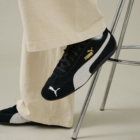 [^ԁF04510055100]gbN[X̃Xs[hɃCXpCAꂽAv[}Xs[hLbgOGB1999NɒaXs[hLbǵA80Nォ90NɂF1OṽhCo[Ăω΃[VOV[Yx[XɂCtX^CV[YłB[VOɃCXpCAꂽȂ߂炩ȃCƋC͊wɊÂfUCɂAt@bVXj[J[J`[ɏՌ^Ă܂BĂу[XꂽXs[hLbgOǴAF1[VO`[fiƂubNƃbh2FWJŁAXEF[hfނӂ񂾂Ɏgp̂dオƂȂĂ܂B2000N㏉̃[VOEFAɌhӂ\Aܐɂ́gv[}Lbgh̎hJ{AV[^ƃtH[Xgbv̏ɂ̓S[h̃SĂ܂BEIMEVA:v[}Ǝ̃eNmW[AyʂŉKȃ~bh\[LWGF؁FLeatherWorkingGroupɔF肳ꂽAɔzv̐@ōꂽU[gp̍Hō쐬Ă邽ߌYقȂ\܂BY͂Iт܂̂ŗ\߂B[J[iԁF398846îm点2025NH~V[Y@ޗȂǔʂ̉eŉiĂ܂B܂悤A肢\グ܂ByPUMA/v[}zv[}́AtbgEFAAApAANZT[̃fUCAJA̔A}[PeBOsAEL̃X|[cuhłBgőh߂AX[gɌiJʂA75 Nɂ킽AX|[cƃJ`[̔WĂ܂B݂́Atbg{[AjOAg[jOAoXPbg{[AStA[^[X|[cȂǂ̃JeS[ɂāAeZɌiƂƂɁAꂼ̃X|[cɃCXpCAꂽCtX^Ci񋟂Ă܂B܂AȃfUCi[uhƂ̃R{[VʂāAX|[c̎f炵t@bVXg[gJ`[̃V[ɂLg݂i߂Ă܂Bv[}O[v́Av[}ARuStAStichd ̊euhLAhCc̃wcHQAEbnɖ{ЂuĂ܂B120 JȏŃrWlXWJAEɖ20000 l̏]ƈ܂B