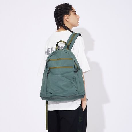 [^ԁF04509854032]Ru}X^[̒ԃobNpbNTCYăj[ABW[Eʋ΁EgɃIXXBAEg|Pbgprʂ5̂ŁAʋ΂Ȃǂ̓g͂AEghAW[◷sɂg̗ǂ݌vɂȂĂ܂BVʕwʑFANZT[t@Xi[|Pbg~1ʏ㕔FANZT[t@Xi[|Pbg~1Aʐ^F^t@Xi[|Pbg~1iI[KiCU[|PbgjʑFI[v|Pbg~2eʁF20LTCh|Pbgybg{gA܂肽ݎPȂǎ[ɁV_[Xgbv₩SV_[^̗pAwSnƃtBbgサĂ܂BV_[Xgbvɂ̓fCW[`F[𑕔Aʔ|[`Ȃǂ\B`FXgXgbvt`FXgxg̓V_[Xgbv炸ꗎ̂hAbÑtBbgコ铭T|[g܂Bs̃bN̗h}A׏d𕪎U邱ƂŌ⍘̕Sy܂BwʕFyʂŒʋC̗ǂ̃NbVLGAbVfނ̗p̂ɐG镔̃tBbeBOサĂ܂BnFyʝ|GXeyCOBMASTER/Ru}X^[zRu}X^[́A1971NɃCMXŐ܂ꂽAW[uhBuh̃[cł1970ÑCMX̃AEghAV[ɒʂAgȃGbZXRu}X^[Ǝ̃W[X^CāB[RZvgɁuJWAȋ@\vfAW[KɂACeWJĂ܂BRu}X^[1970NɃCMXŐ܂ACOB BEAR̃N}̃}[NňĂAEghAuhłBA~t[tiCfނ́uGEMPACKvn߁AgAEghAKɂhlXȃACeWJĂ܂Bꂩ甼IAłuh̃[c؂ɂA CtX^CɊYlXȃACeWJĂ܂B