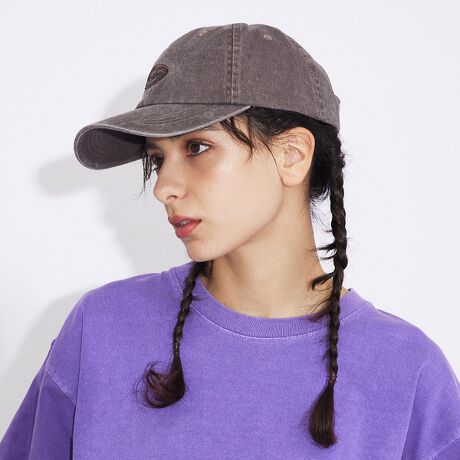 [^ԁF04509874024]VvŎg₷x[X{[LbvBtgɎ{ꂽShJ悢ANZgɁBobNXgbvŃTCY\łBJWAX^CAEghA܂ŕL􂵂܂Bgɂ҂ȃACełByDICKIES/fBbL[Yz1922NAeLTXBtH[g[XC.N.EBA\E.E.fBbL[ݗ[NuhufBbL[YvBOg̖XqЂJҌEFAJnA1923NKHAKI[Npč^܂B񎟑풆ɂ͕ėR̐Ai]܂BAƒvAeLTX̐ΖJ҂̊ԂŐlCgBނ炪ŒpƂŁAfBbL[Y͐EIȃuhւƐ܂B1967Nɂ́A݂Ԃ́u874vaB1980Nȍ~At@bVƂĂڂA90ÑXg[gu[ŃXP[^[A[eBXgɎx܂Bł͍ƒłȂAEňuhƂȂĂ܂B