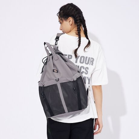 [^ԁF04509854008]gh̃h[XgOfUC3WAYobOoBDickies炵AVvȒɃX|[eBŃJWAȗVѐSYAigɃsb^̈iBI[ZeBbNȃuhS{VvȃfUCBO\ȃV_[Xgbv2{tăibvUbNƂāA1{tăV_[obOƂāAtɃnhobNƂāA3WAYŎgpłI[}CeBBtgɂ͍Eꂼh[XgOdl̃bV|PbgtĂ̂ŃCz̏hN[łATbƎoƂł܂BA4TCY]Tœeʂ̃TCYȂyʁB^E[X͂AsAEghÃTuobOƂĂ􂵂܂B{̐n͂炳ƂhCȑfނȂ̂ŁAX^COI΂g܂BWF_[XłĝŁAp[gi[₨FBƂ킢Ă߂łBMtgƂĂ΂邱ƊԈႢȂ̃ACełBVɂȂɂAvȃ|GXe100nłBṼv[gƂĂœKłByDICKIES/fBbL[Yz1922NAeLTXBtH[g[XC.N.EBA\E.E.fBbL[ݗ[NuhufBbL[YvBOg̖XqЂJҌEFAJnA1923NKHAKI[Npč^܂B񎟑풆ɂ͕ėR̐Ai]܂BAƒvAeLTX̐ΖJ҂̊ԂŐlCgBނ炪ŒpƂŁAfBbL[Y͐EIȃuhւƐ܂B1967Nɂ́A݂Ԃ́u874vaB1980Nȍ~At@bVƂĂڂA90ÑXg[gu[ŃXP[^[A[eBXgɎx܂Bł͍ƒłȂAEňuhƂȂĂ܂B