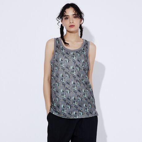 [^ԁF04509820017]JEMORGANԂ̃btfނ̑vg^NgbvoIƎ̃btnݏoeNX`[́AʋCǂAĂ̏ɂœKłB̏_炩ǴASndɂ҂BfUC͌āAJWAR[fBl[gło܂BVvȂڂfUĆAfC[[X炨o܂ŕLΉ\łByJEMORGAN LONG JOHNS/WF[C[[KOW[Yz1945NɃyVojABŏȒ̖DHƂĐݗBX^[g̓AEghAp̃Ci[ƂĒpAۓIȃX|[c`[ČR̃Ci[ƂĂ̗p܂B90Nɓƃt@bVACeƂĈʓIɒpAuT[}ƌJEMORGANvƌقǐEIɂ̃uh͐ZĂ܂BۉE LkE G̗ǂȂǍōĩT[}EFAƂčLmA݃pbNTłȂAJJWAx[XƂACe𕝍LWJĂ܂B\m^_1 fFH170 B86 W61 H90 pTCYFL\m^_2 fFH170 B86 W61 H90 pTCYFL\m^_3 fFH170 B86 W61 H90 pTCYFL